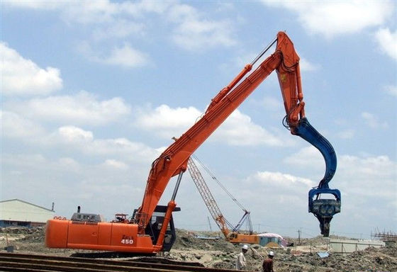 Excavatrice PC200 EX230 pour fondation de piles de postes solaires et de travaux de construction
