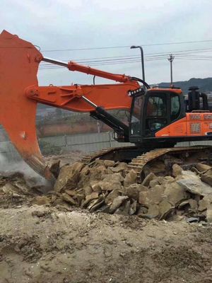 Vendant un ensemble complet de la tonne 60-70 pour raccourcir les booms et les bras résistants de roche d'excavatrice à partout et en bon état.