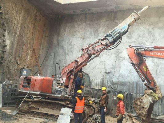 Boom de raccourcissement à haute résistance à faible dégagement de tunnel Boom spécial adapté à une excavatrice de 22 tonnes PC220 SK220 pour des projets de hauteur limitée