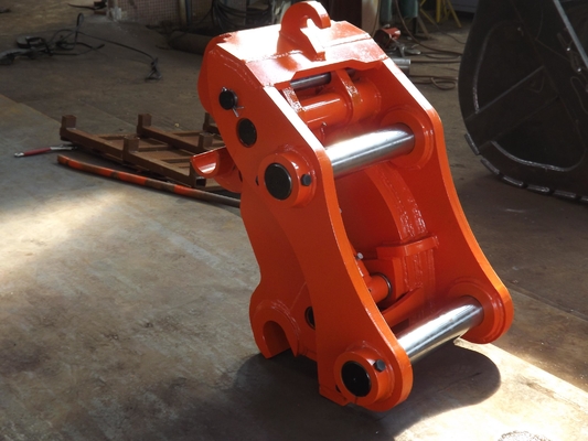 Adaptation de la pelle hydraulique à accrochage rapide à l'accouplement rapide