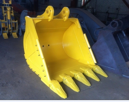 Un seau de roche jaune avec le nouveau Q355